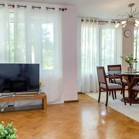 Spacious Flat With Garage - Steps From The Sea Garden By Flat Manаger Apartmán *