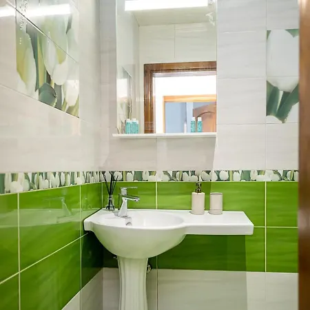 Spacious Flat With Garage - Steps From The Sea Garden By Flat Manаger Apartmán Varna